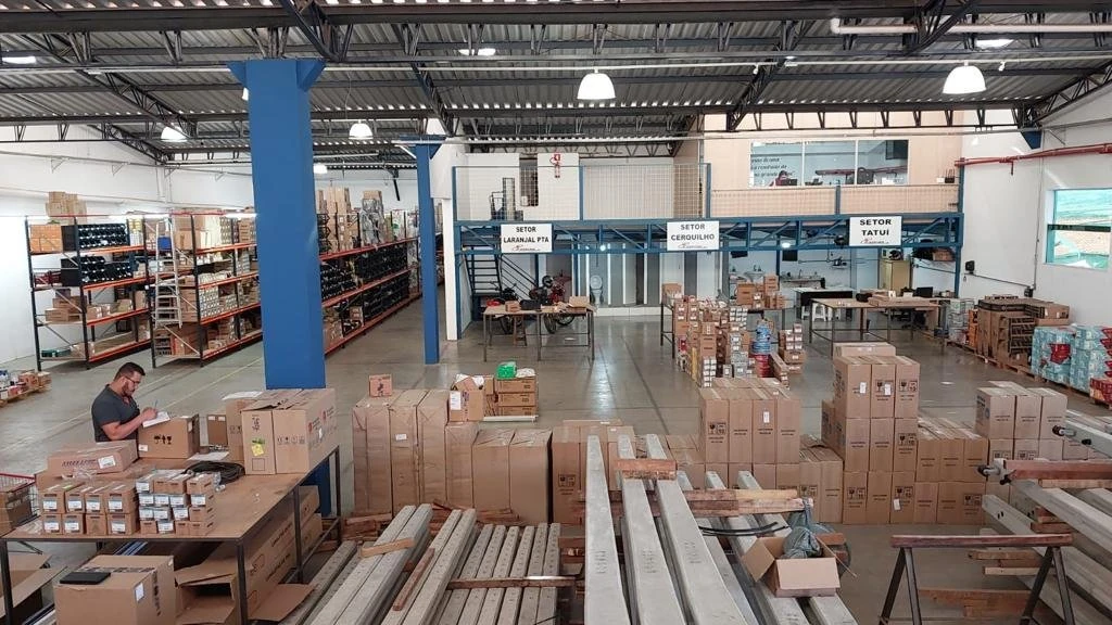 Centro de distribuição da Esteves — fotografia publicada pela empresa